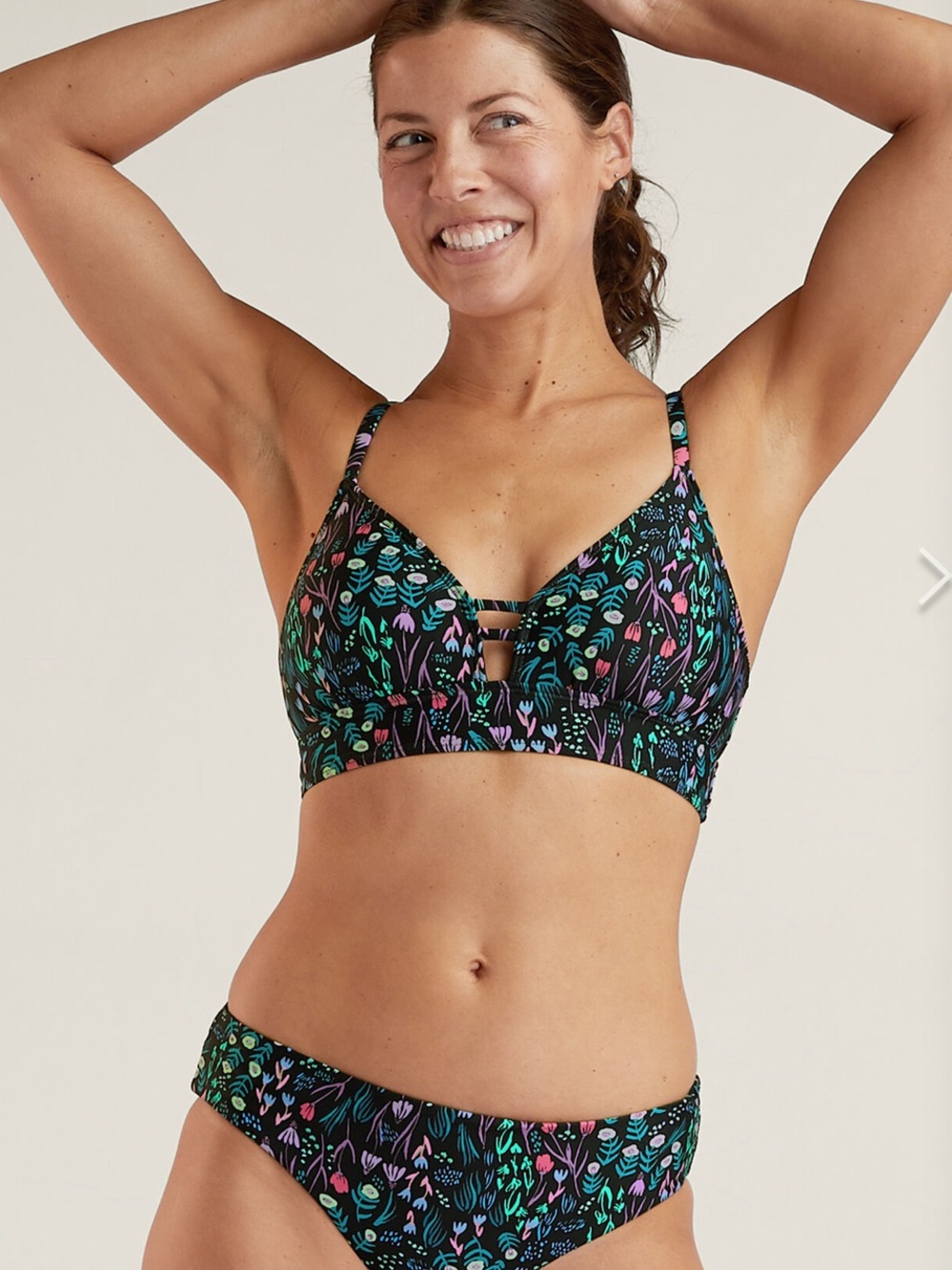Title Nine Zehra Bikini Top in Veranda, M